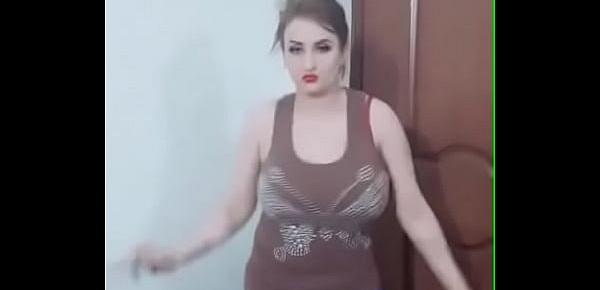  Tamil Aunty Big Boobs shaking Dance